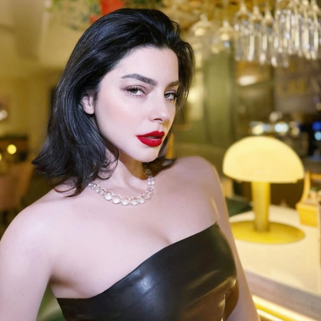 Merve Boluğur Merve Boluğur