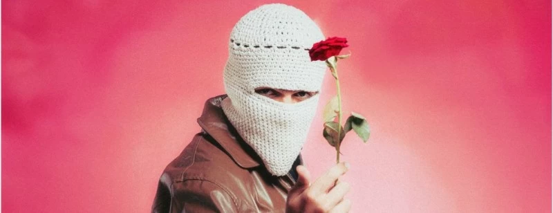 بعد عامين من ارتداء القناع.. «المهن الموسيقية» تكشف الهوية الحقيقية لـ «توو ليت» - أخبار السعودية