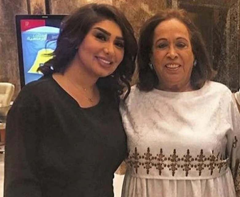 بماذا علقت هنادي الكندري على الوضع الصحي لحياة الفهد؟ – أخبار السعودية بماذا علقت هنادي الكندري على الوضع الصحي لحياة الفهد؟ - أخبار السعودية