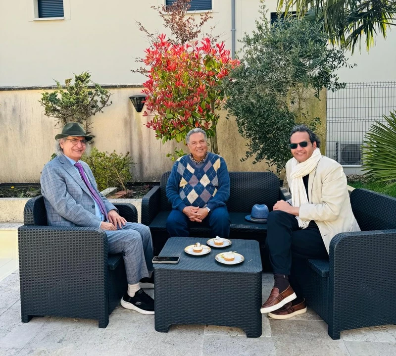 لقاء باريسي بأثير لندني يجمع محمد عبده والعمير والذيابي - أخبار السعودية