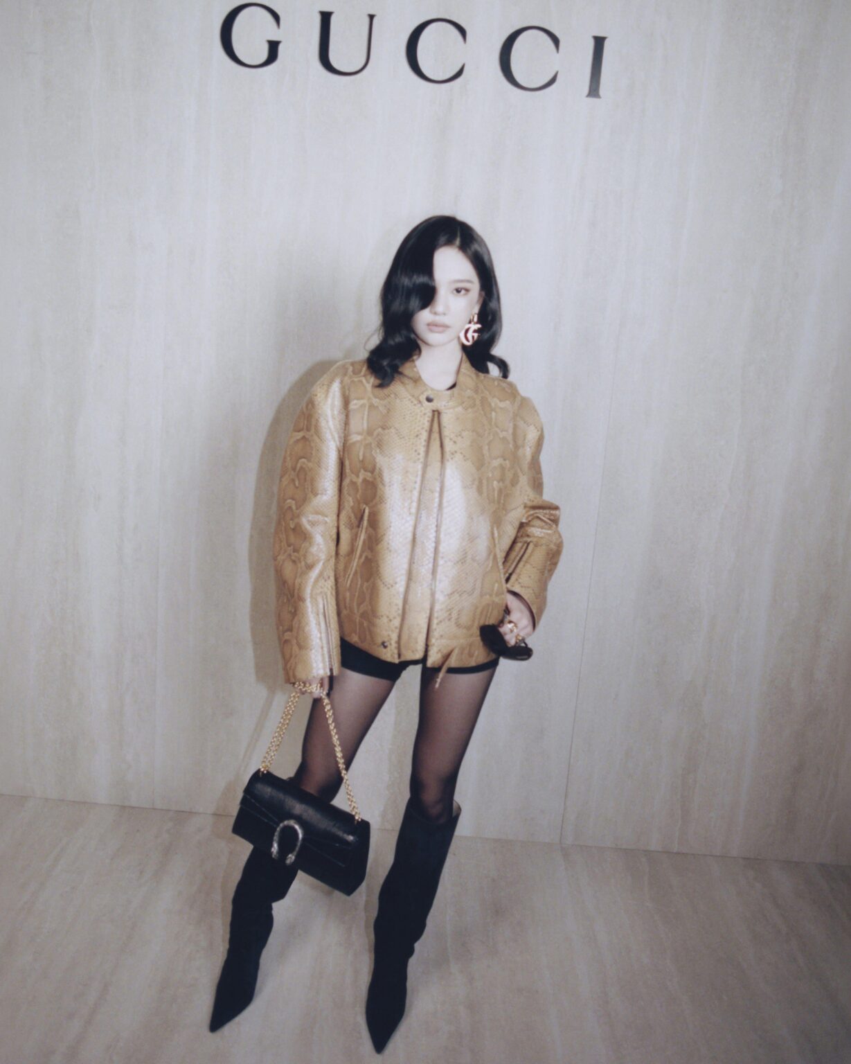 260305 تحديث GUCCI على تويتر مع Ningning - ضيوف Ningning من aespa في عرض أزياء Gucci Primavera في ميلانو