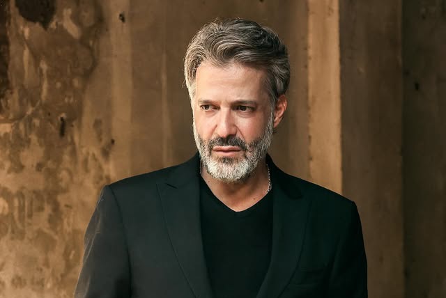 دبكة، جوائز وزفاف مباشر – موقع بصراحة-موقع النجوم