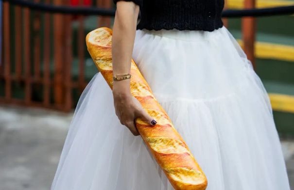 من الضفدع إلى سلة السوبر ماركت.. حقائب خارجة عن المألوف...