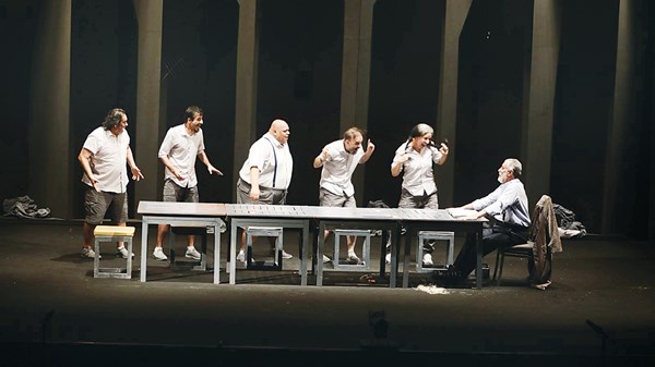 «أيام الشارقة المسرحية» ترسّخ ريادة المسرح الإماراتي