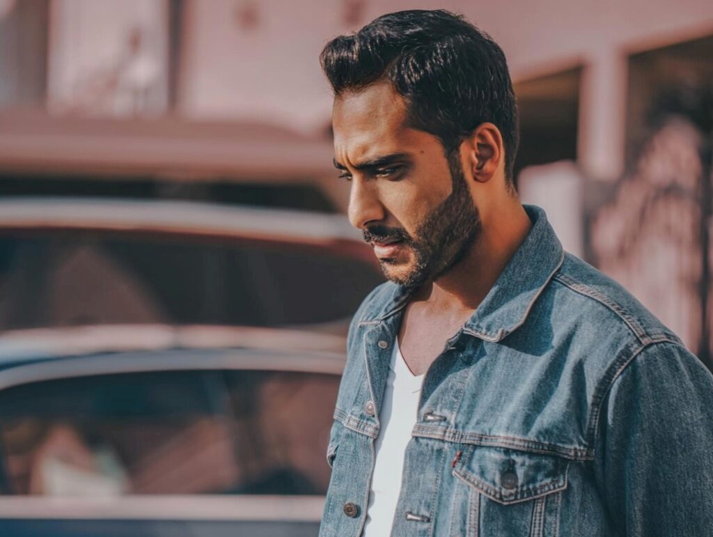 منصور البلوشي ماذا قال عن مسلسلي "الغميضة" و"كسرة" بعد عرض 15 حلقة منهما؟