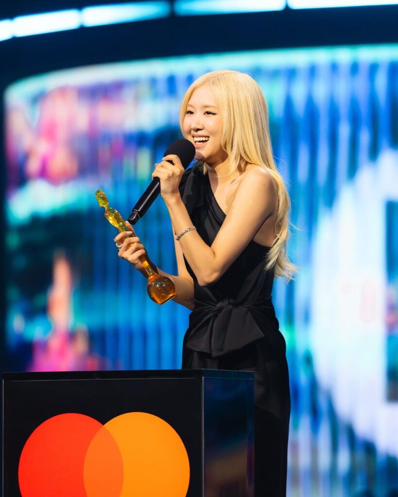 260308 تحديث IG البريطاني مع روزي