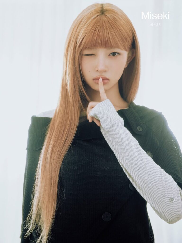 260312 ري - ميسيكي سيول (مجموعة ربيع وصيف 2026 "ساعات الفتاة" - الصورة الثانية)