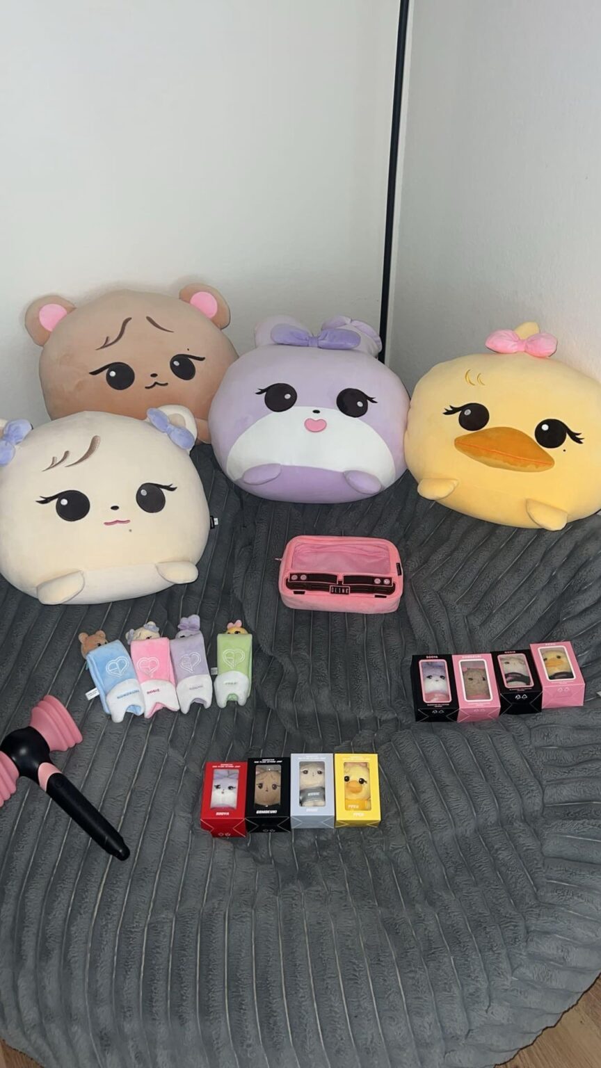260308 الموعد النهائي لـ Blackpink Pop Up Merch Haul في لوس أنجلوس
