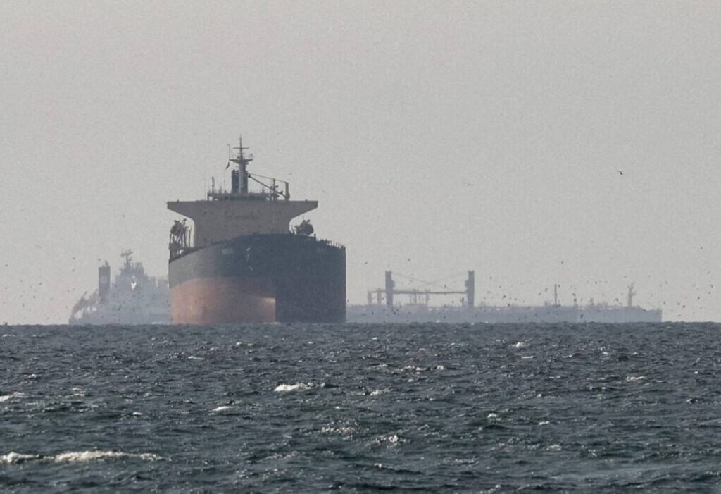 إيران قد تسعى إلى تأسيس نظام لفرض رسوم لعبور مضيق هرمز Al Bayan