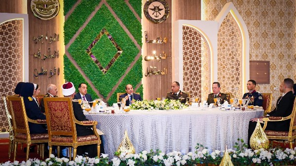 "قولوا للناس دي آخر دفعة".. الرئيس السيسي يوجه بإلغاء التخصصات غير المطلوبة| فيديو