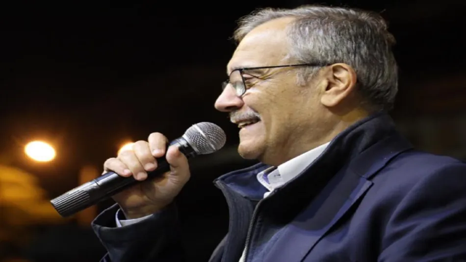 أحمد قعبور كأنه خرج وسيعود Logo