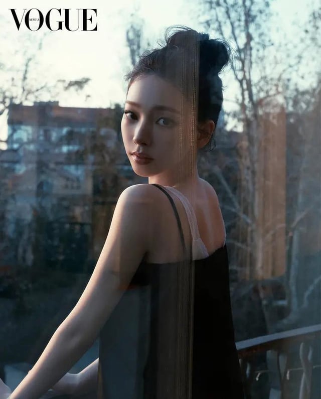 260323 كارينا لمجلة VOGUE KOREA x PRADA (إصدار أبريل 2026 مصور)