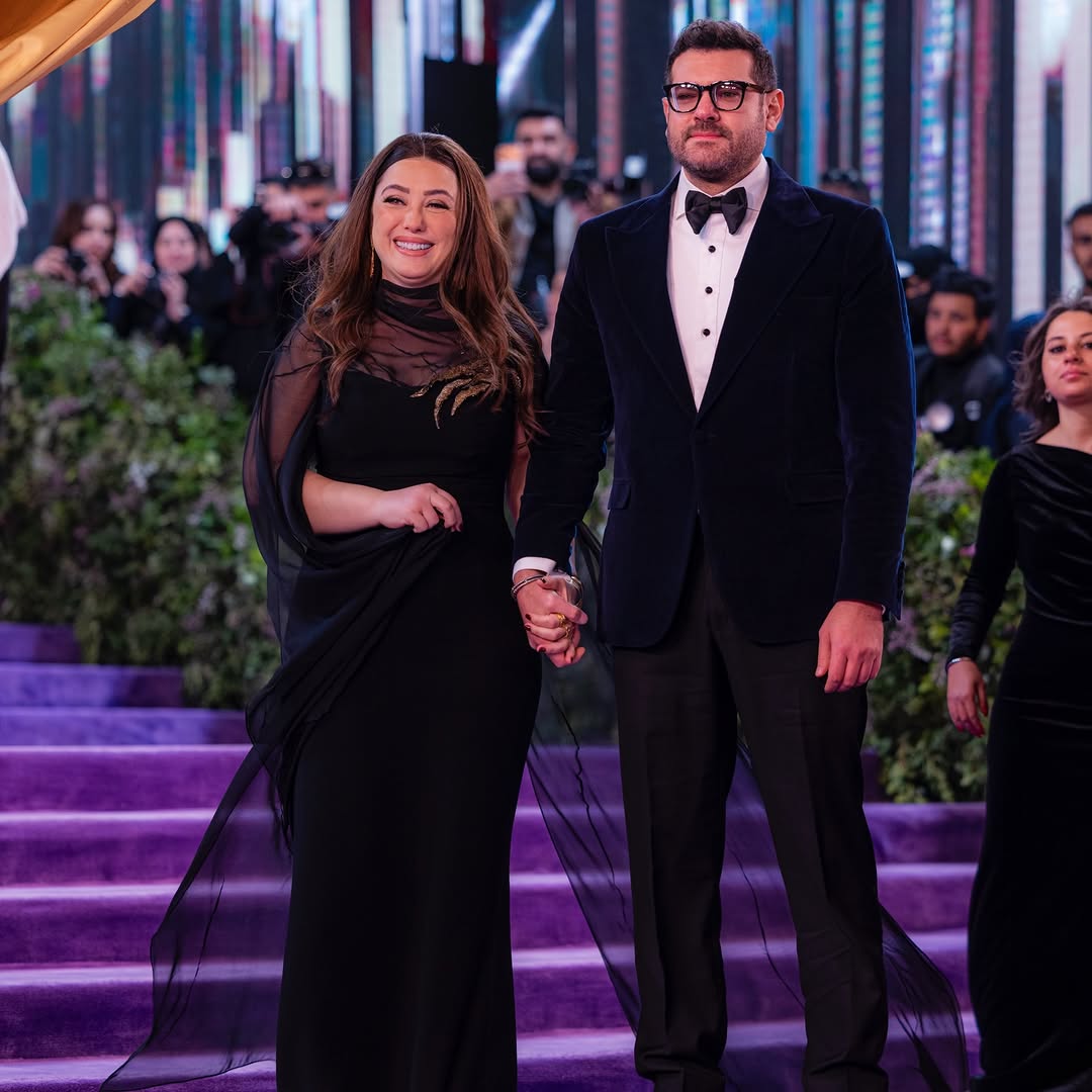 كندة علوش تعيد تعريف الكلاسيكية الراقية بفستان اسود