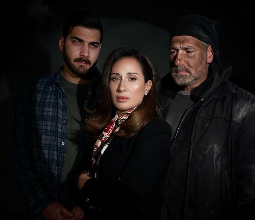 إطلالة كارين رزق الله في مسلسل المحافظة 15 (انستغرام)