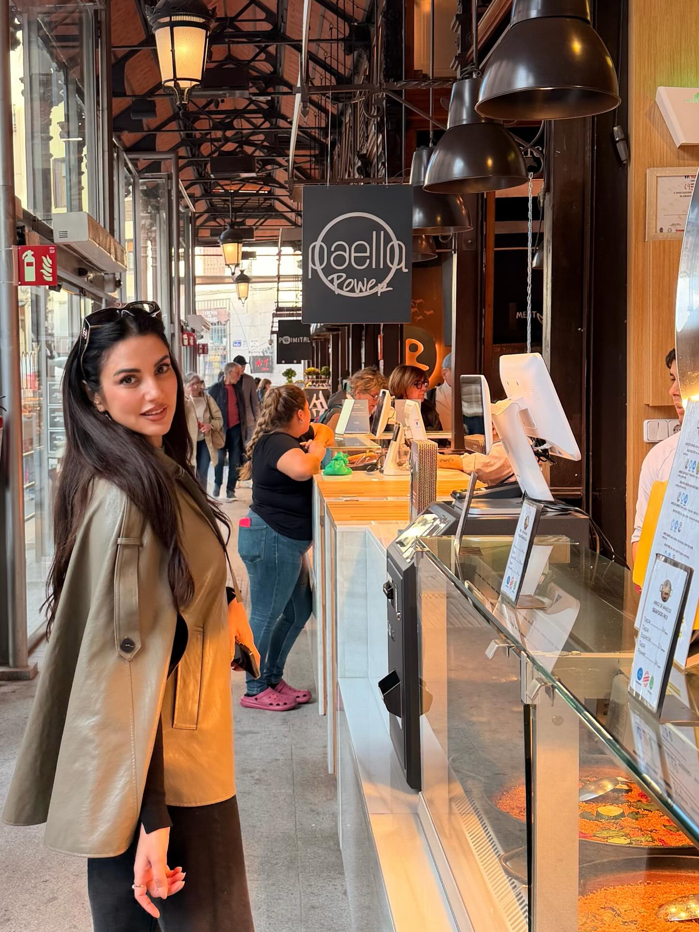 درّة زرّوق بموضة الجلد بنمط الكاب القصير من زارا (إنستغرام)