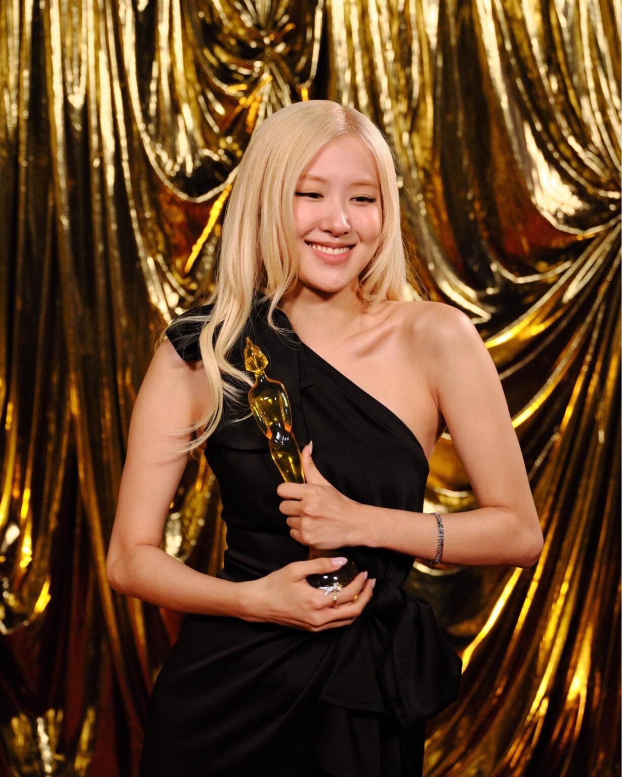 260301 تحديث IG البريطاني مع روزي