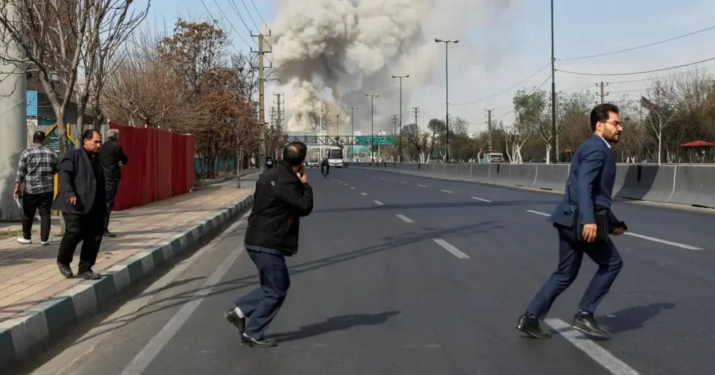 ترمب يدعو الدبلوماسيين الإيرانيين في أنحاء العالم لطلب اللجوء