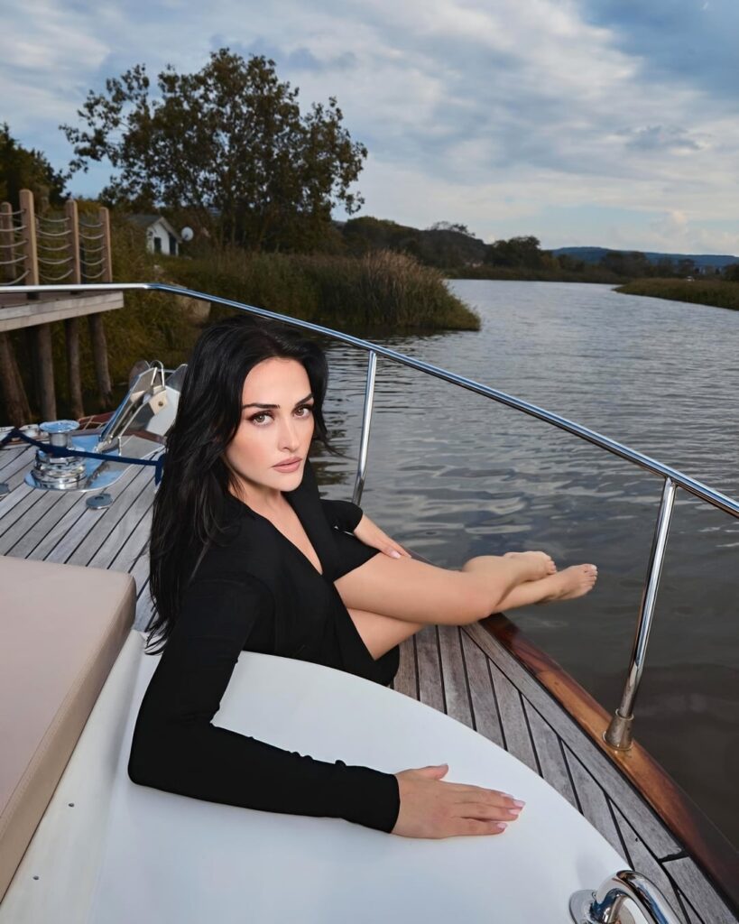 ESRA BİLGİÇ netleştirilmiş