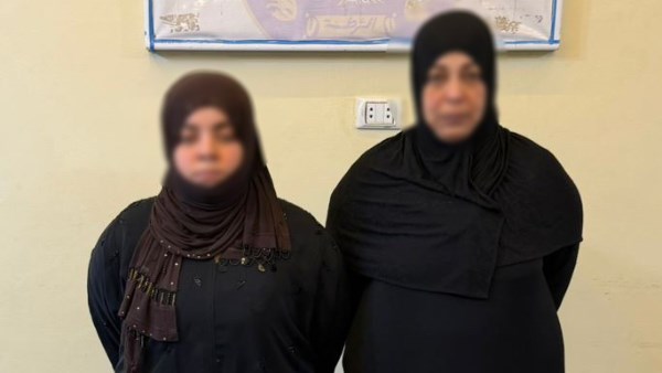 حيلة عند ماكينة الـATM.. الداخلية تضبط سيدتين استبدلتا بطاقة بنكية لمواطن واستولتا على أمواله