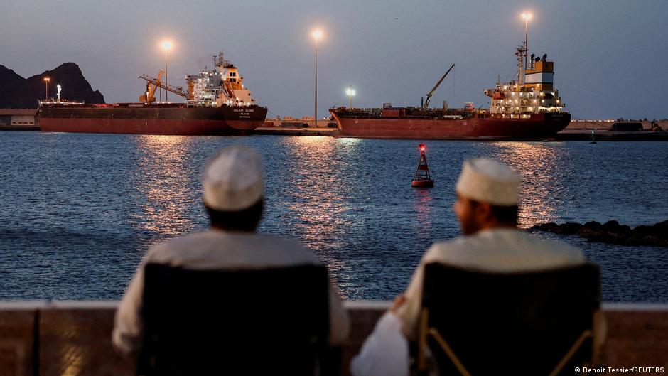 أنابيب نفط خليجية بديلة.. "طوق نجاة" في حال إغلاق مضيق هرمز