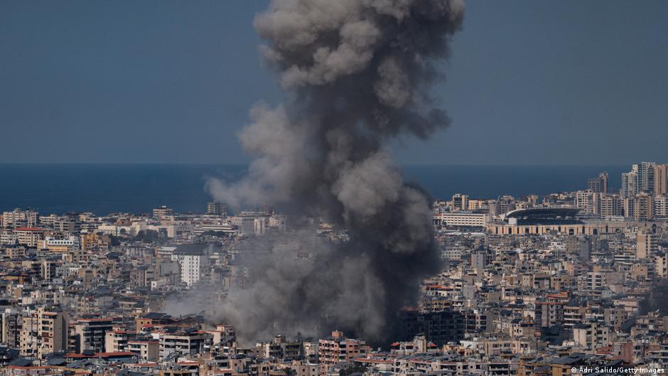 حزب الله يطلق "العصف المأكول".. وإسرائيل تشن غارات هي الأعنف