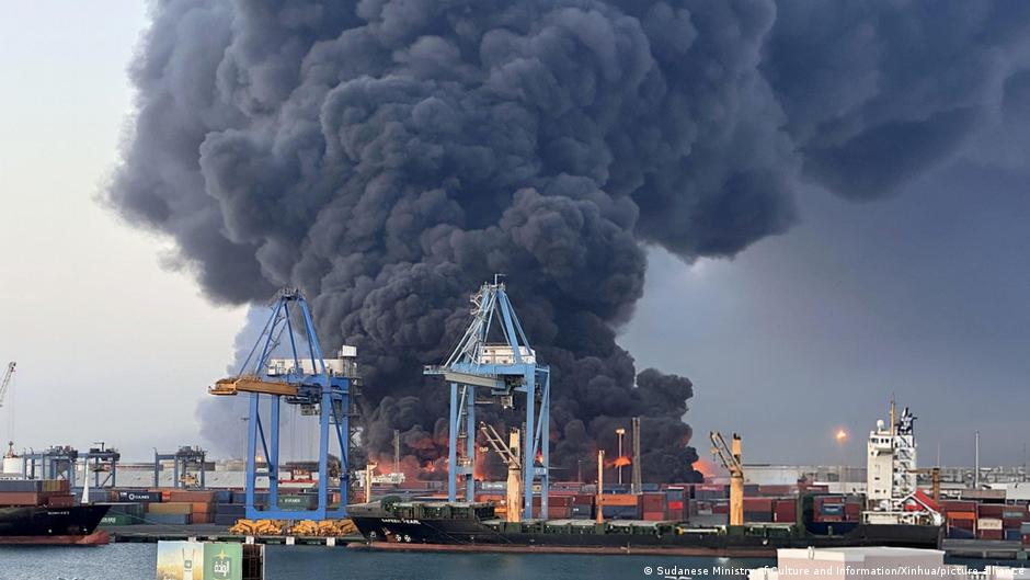 شظايا حرب إيران تصل السودان وتفاقم أزماته