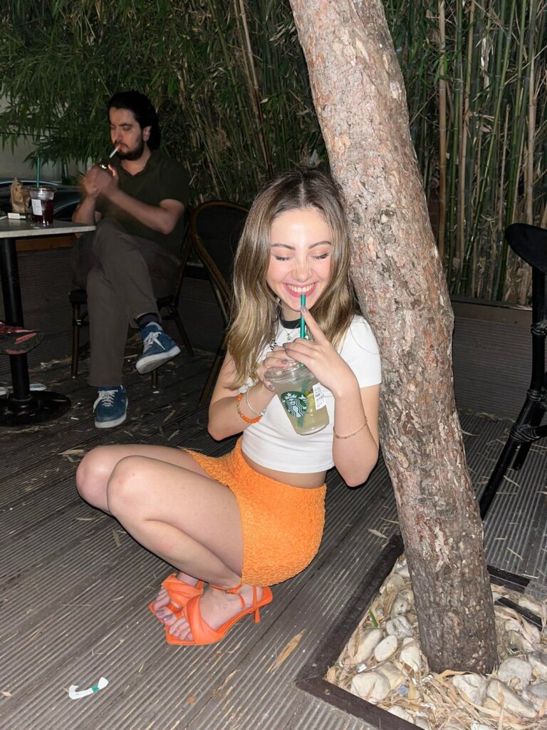 Kraliçemiz Zeybik Yani Zeynep Sürmeli'nin Eşsiz Ve Kusursuz Ayakları Serisi 4K Kalitesinde Sizlerle...