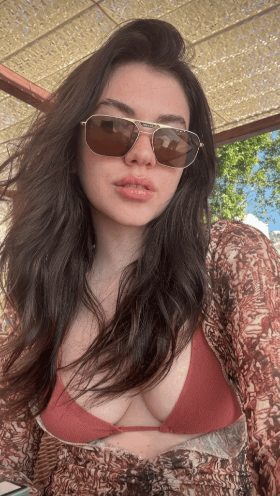 Aysu Osmanoğlu (Aysujue) Aysu Osmanoğlu (Aysujue)