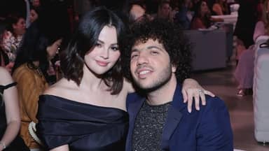 زوج سيلينا غوميز يرد على انتقادات اتساخ قدميه