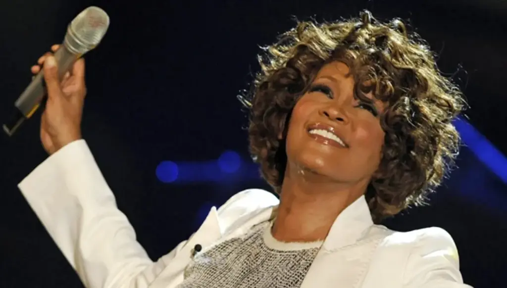 آخر مكالمة مع ويتني هيوستن: وعد لم يتحقق قبل الرحيل آخر مكالمة مع ويتني هيوستن: وعد لم يتحقق قبل الرحيل