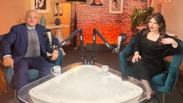 محدش انفرد بيها غير عادل إمام