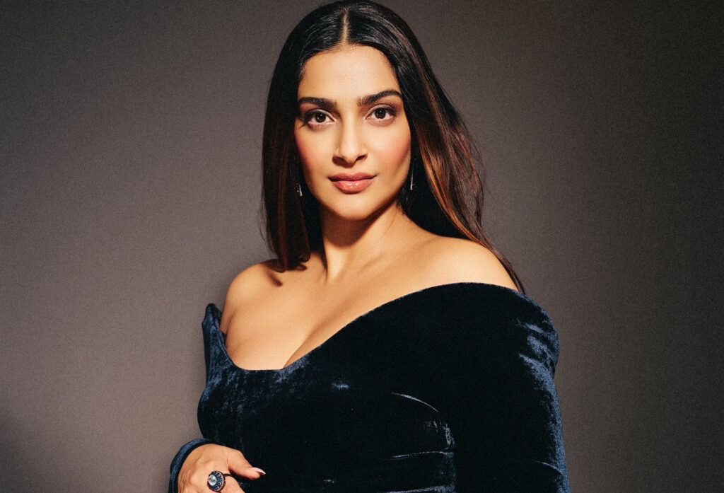 فرحة كبيرة في منزل سونام كابور.. وموجة تهاني من نجوم بوليوود فرحة كبيرة في منزل سونام كابور.. وموجة تهاني من نجوم بوليوود