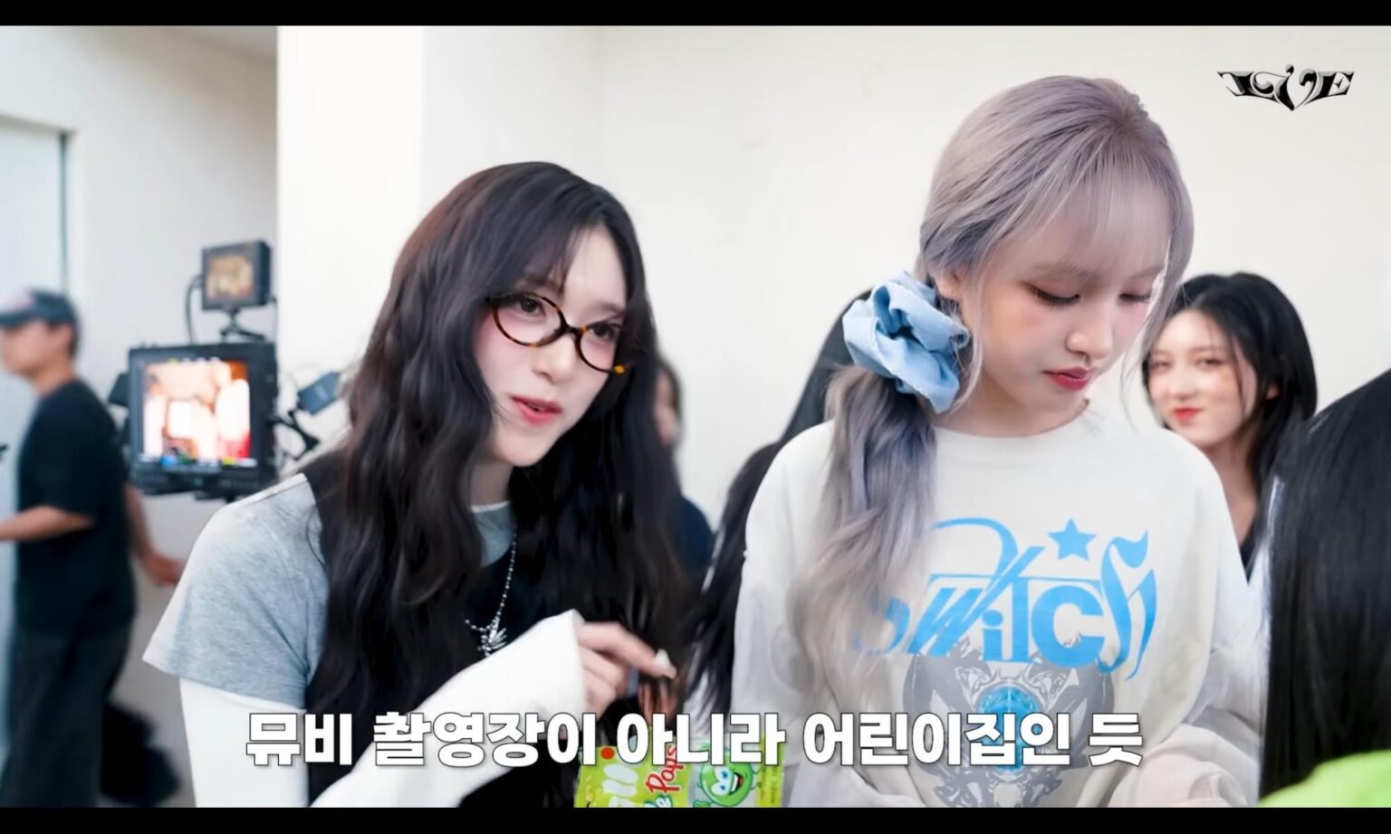 إعادة مشاهدة MV bts – هل قميص Liz سلعة قابلة للشراء فعليًا؟