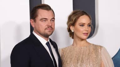 ليوناردو دي كابريو وجينيفر لورنس في أول ظهور من فيلمهما المرتقب