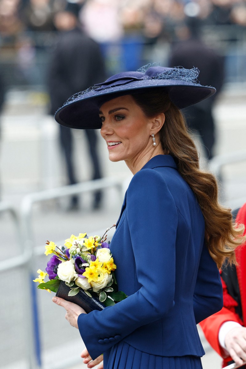 كيت ميدلتون بإطلالة مونوكرومية ملكية في الكومنولث (أ.ف.ب)