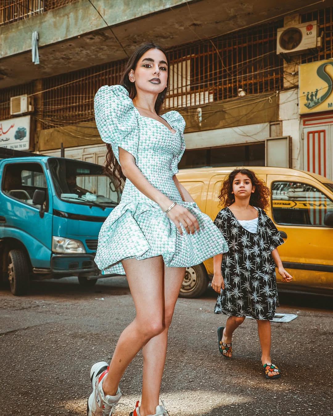 جلسة تصوير سابقة لريمي عقل في لبنان (إنستغرام).