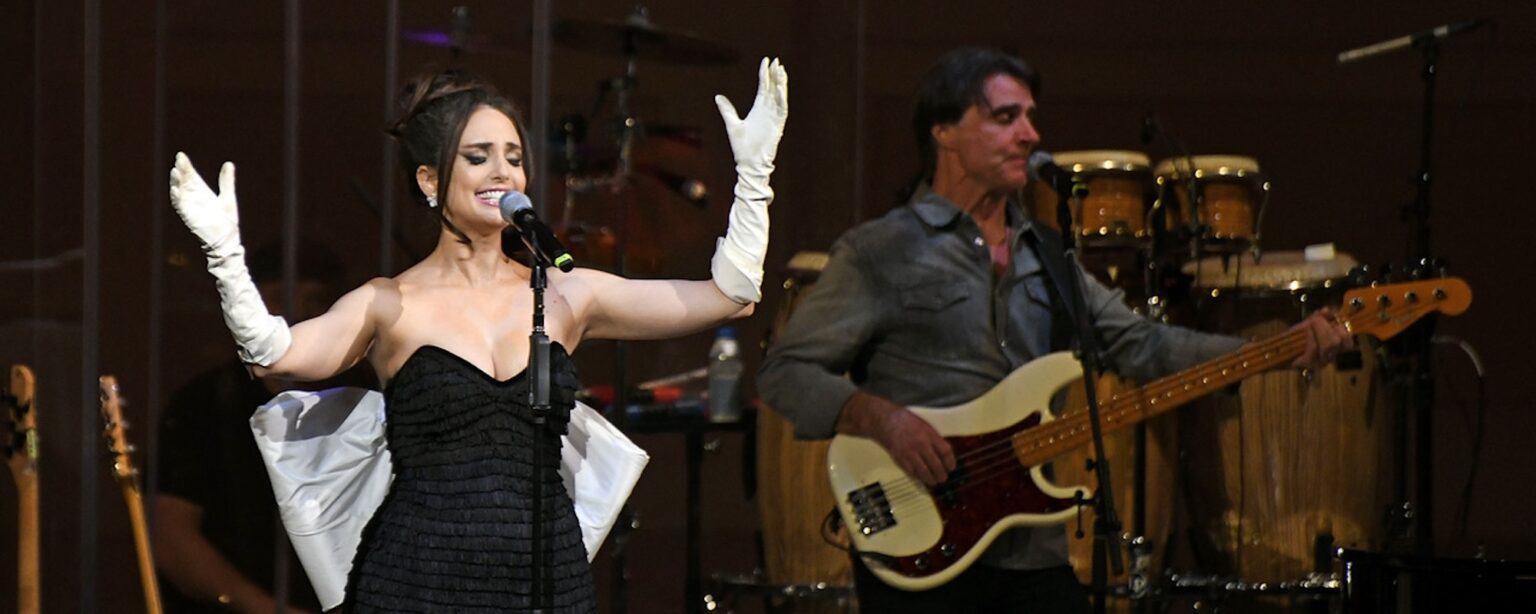 حصل بيلي جويل على تكريم مسقط رأسه في مدينة نيويورك مع عروض قدمتها ابنته أليكسا راي جويل وروب توماس وناتالي ميرشانت والمزيد