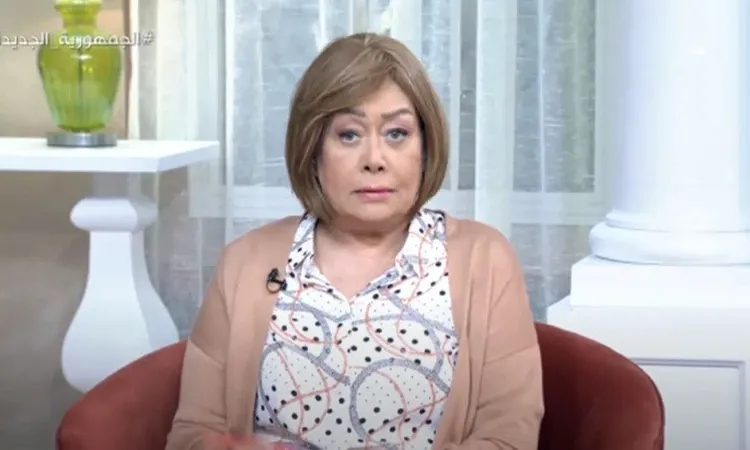 هالة فاخر: كنت بفكر ابقي مضيفة طيران وأكبر مخاوفي على أولادي هالة فاخر: كنت بفكر ابقي مضيفة طيران وأكبر مخاوفي على أولادي