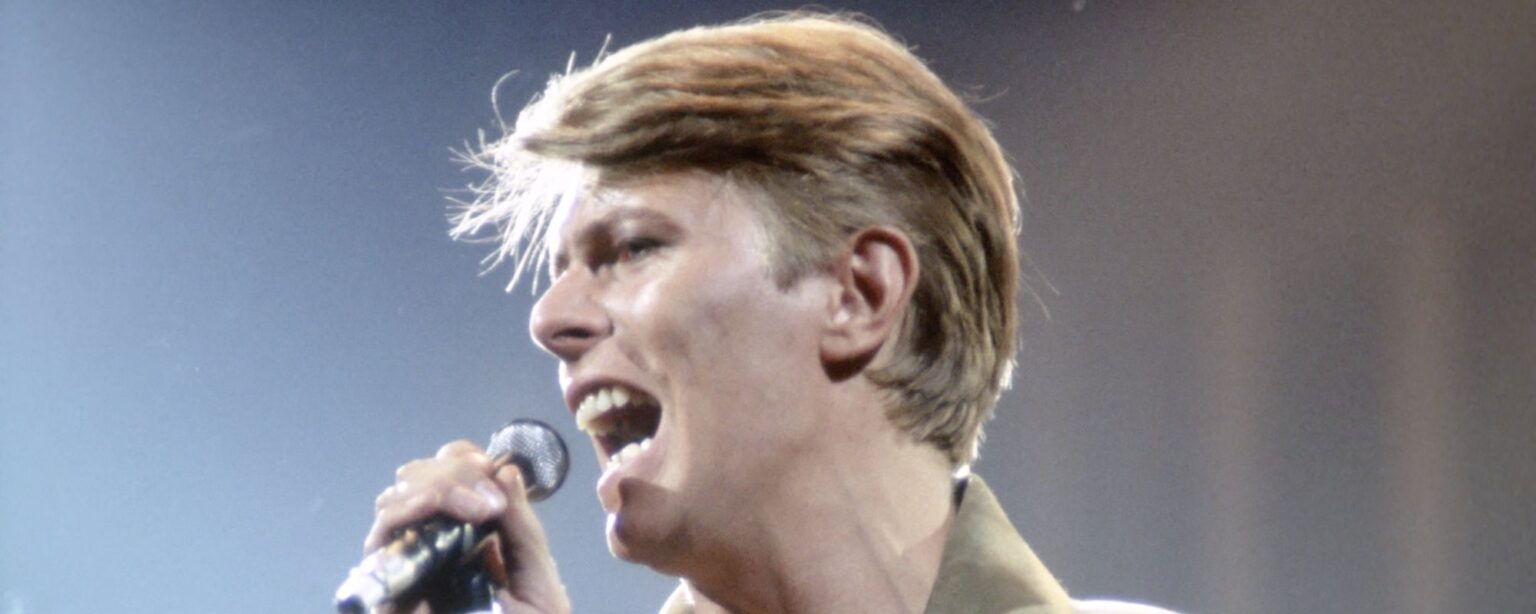 الليلة المتوترة التي أسفرت عن أغنية ديفيد باوي وكوين روك الكلاسيكية