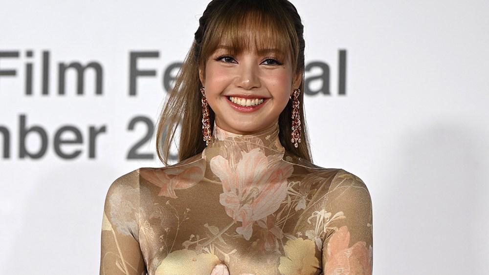 ليزا من بلاك بينك تعلن عن إقامتها في لاس فيغاس، "Viva La Lisa"