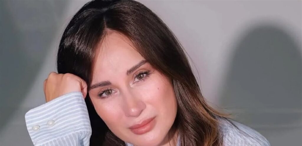 بإطلالة درامية.. كارين رزق الله تلفت الأنظار بصورة جديدة