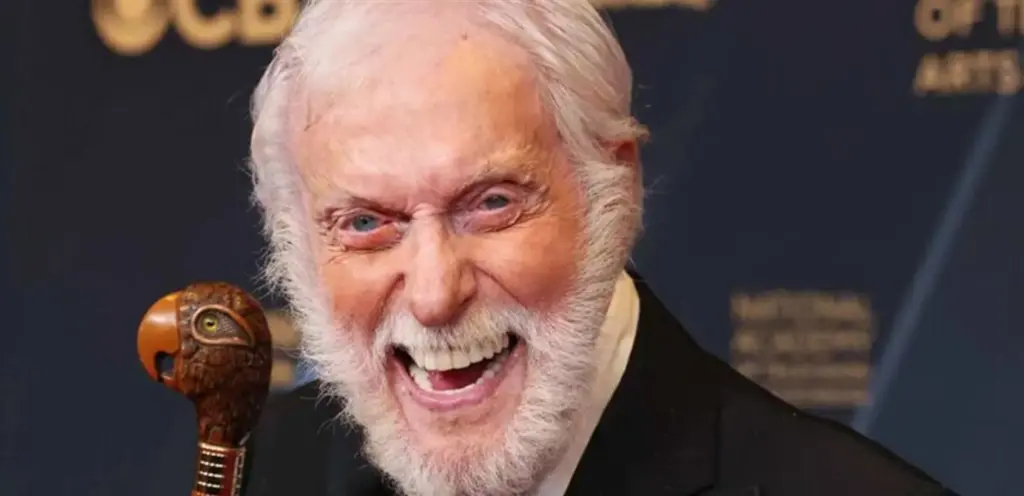 سرّ الـ 100 عام.. عادة واحدة هي وراء طول عمر النجم ديك فان دايك سرّ الـ 100 عام.. عادة واحدة هي وراء طول عمر النجم ديك فان دايك