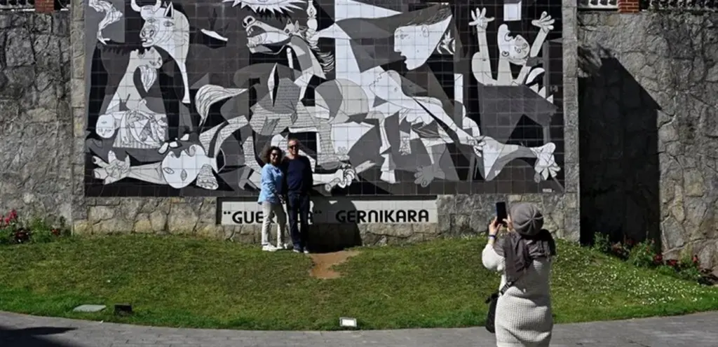 أبعد من مجرد لوحة.. كيف يعيد الفن صياغة نظرتنا للكون والحياة؟