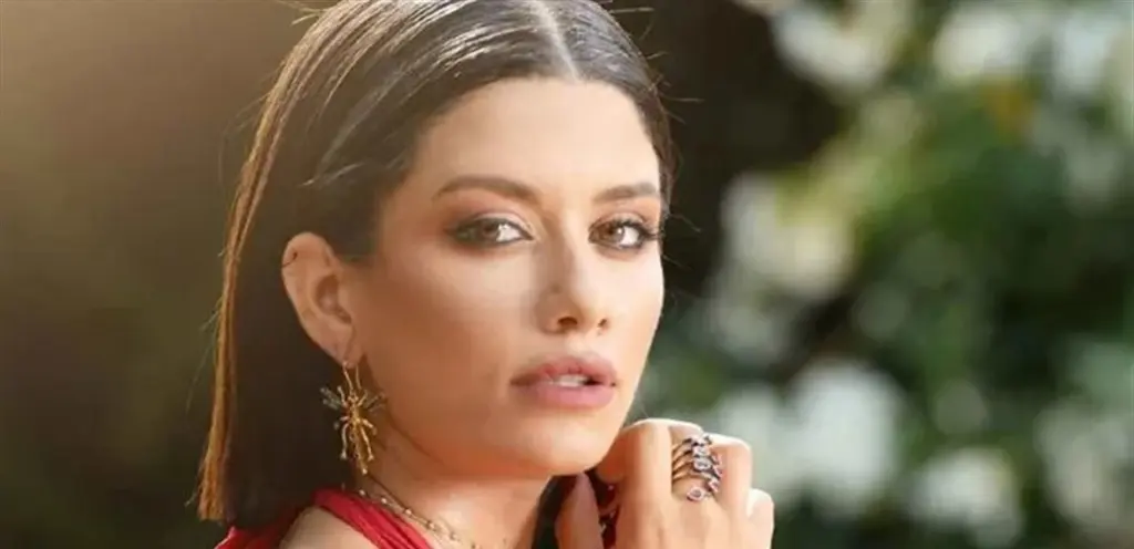 ممثلة لبنانية شهيرة مُرهقة نفسياً.. بسبب دورها في أحد الأفلام ممثلة لبنانية شهيرة مُرهقة نفسياً.. بسبب دورها في أحد الأفلام