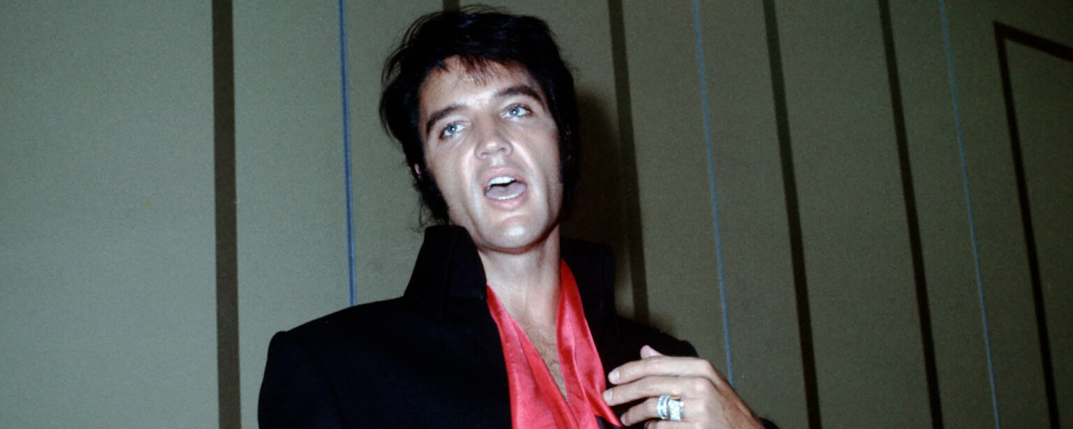 يتذكر باز لورمان اكتشاف شريط إلفيس بريسلي المفقود منذ فترة طويلة في منجم الملح