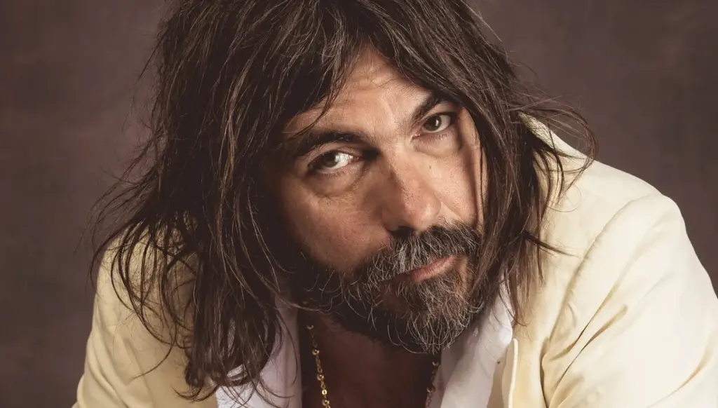 معمار الأراضي المتخيّلة... فيروز فرمانفرمايان وروح إيران الجديدة