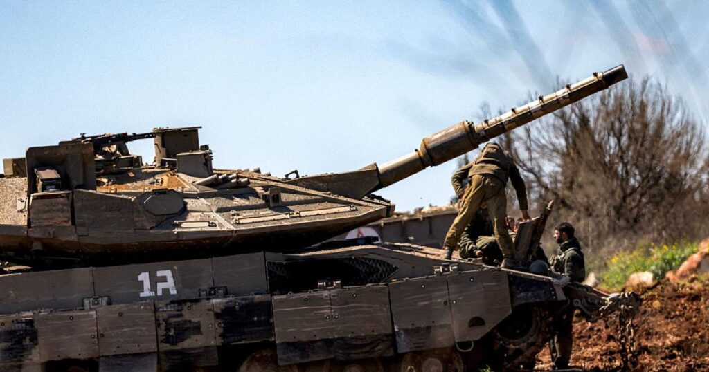 الاحتلال يوسّع عملياته.. حزب الله يدمر دبابات "ميركافا" بمحيط القنطرة