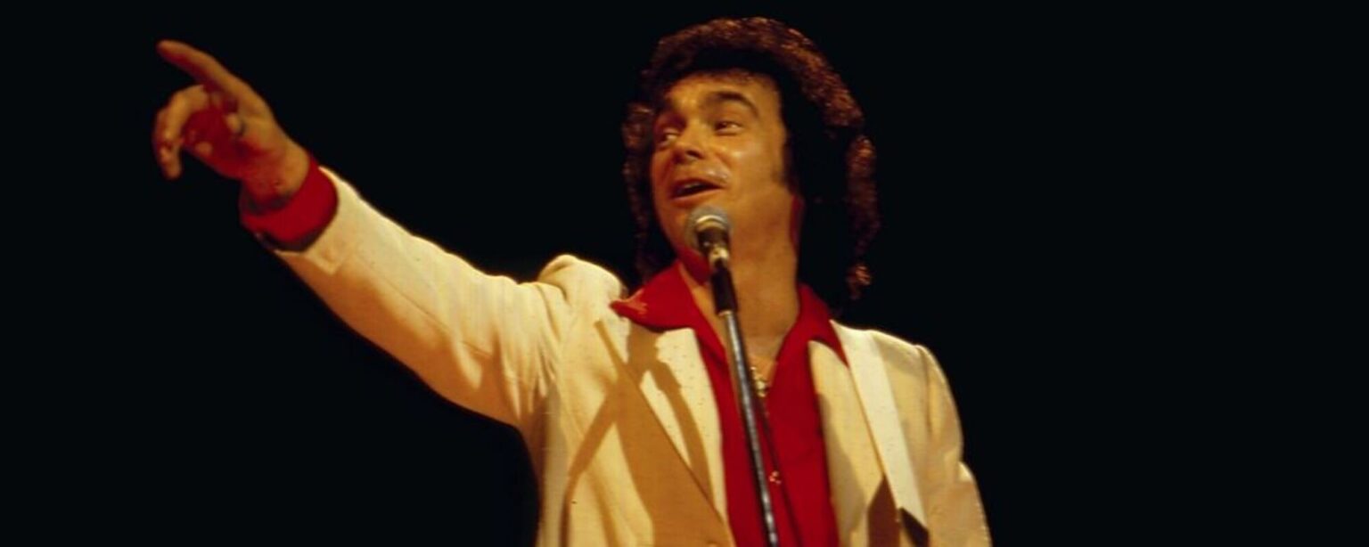 في مثل هذا اليوم من عام 2018، فقدنا المغنية والكوميدي والنجمة التلفزيونية التي كانت متزوجة من أحد أعظم المطربين في موسيقى الريف. في مثل هذا اليوم من عام 2018، فقدنا المغنية والكوميدي والنجمة التلفزيونية التي كانت متزوجة من أحد أعظم المطربين في موسيقى الريف.