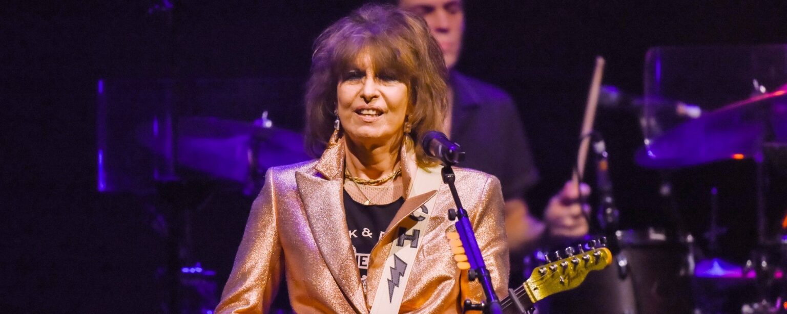 تشارك Chrissie Hynde من The Pretenders أخبارًا مثيرة حول الألبوم الجديد للفرقة ومشاريع التسجيل الأخرى