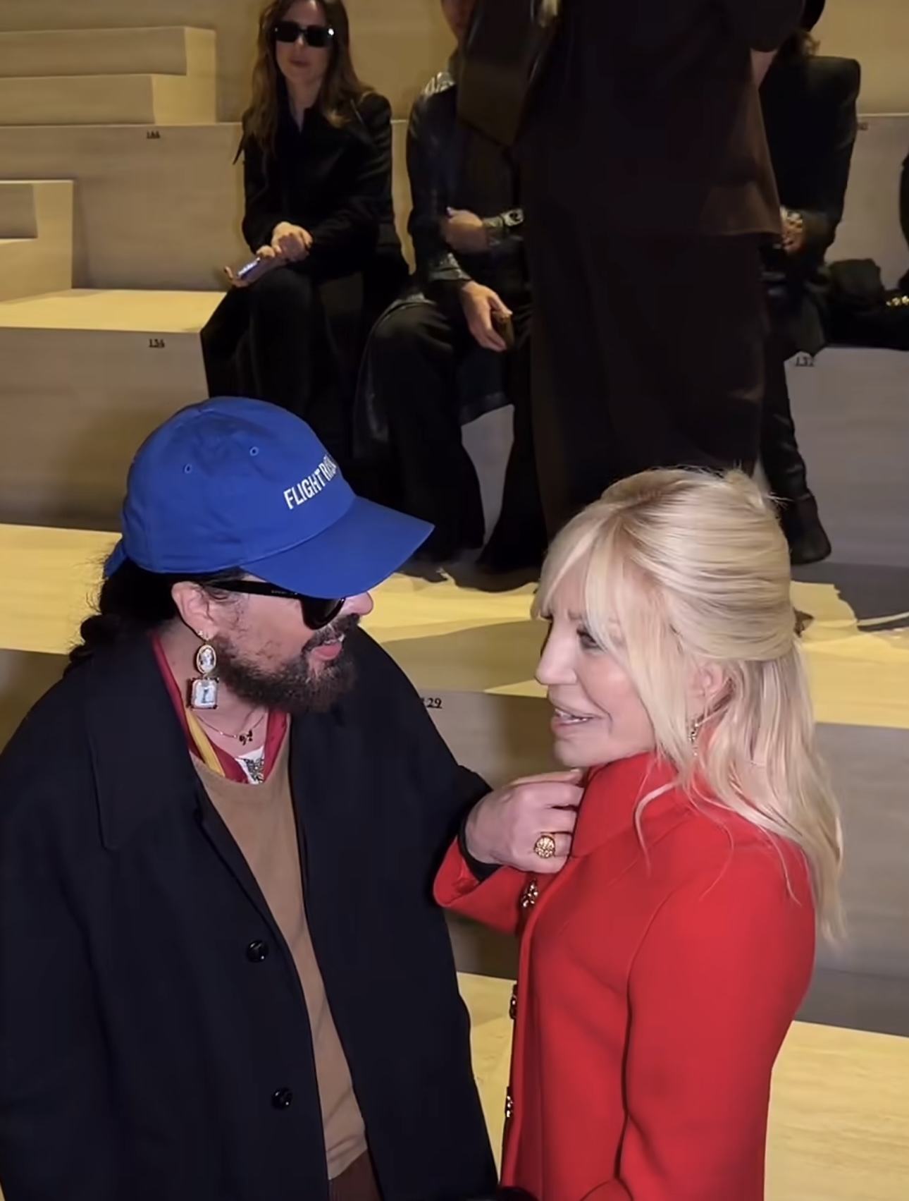 دوناتيلا فرساتشي وأليساندرو ميشيل في عرض أزياء غوتشي لخريف وشتاء 2026/2027 (إنستغرام)